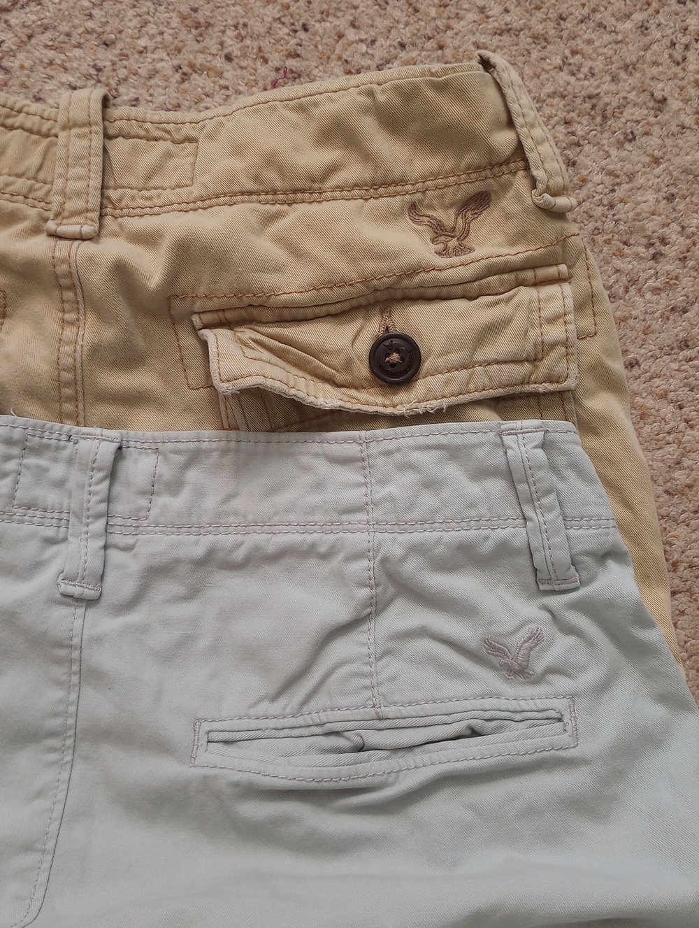 2 Pairs Of American Eagle Size 28 Classic & Cargo - Picture 4 of 10
